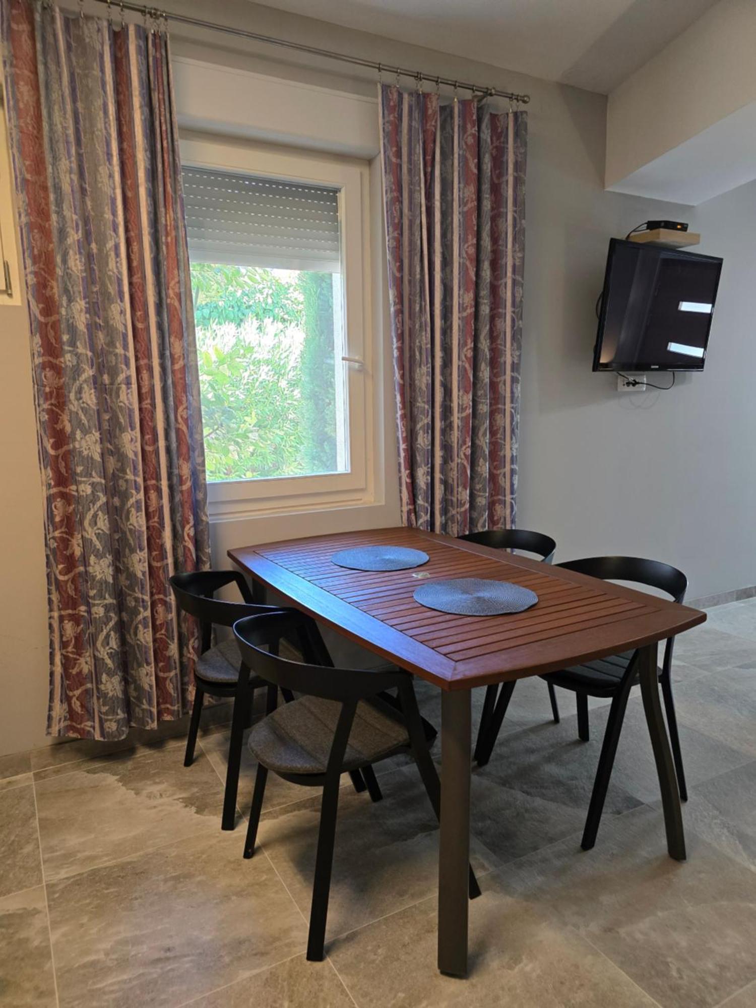 Apartmani Kameno Sidro บิลิเซ ห้อง รูปภาพ